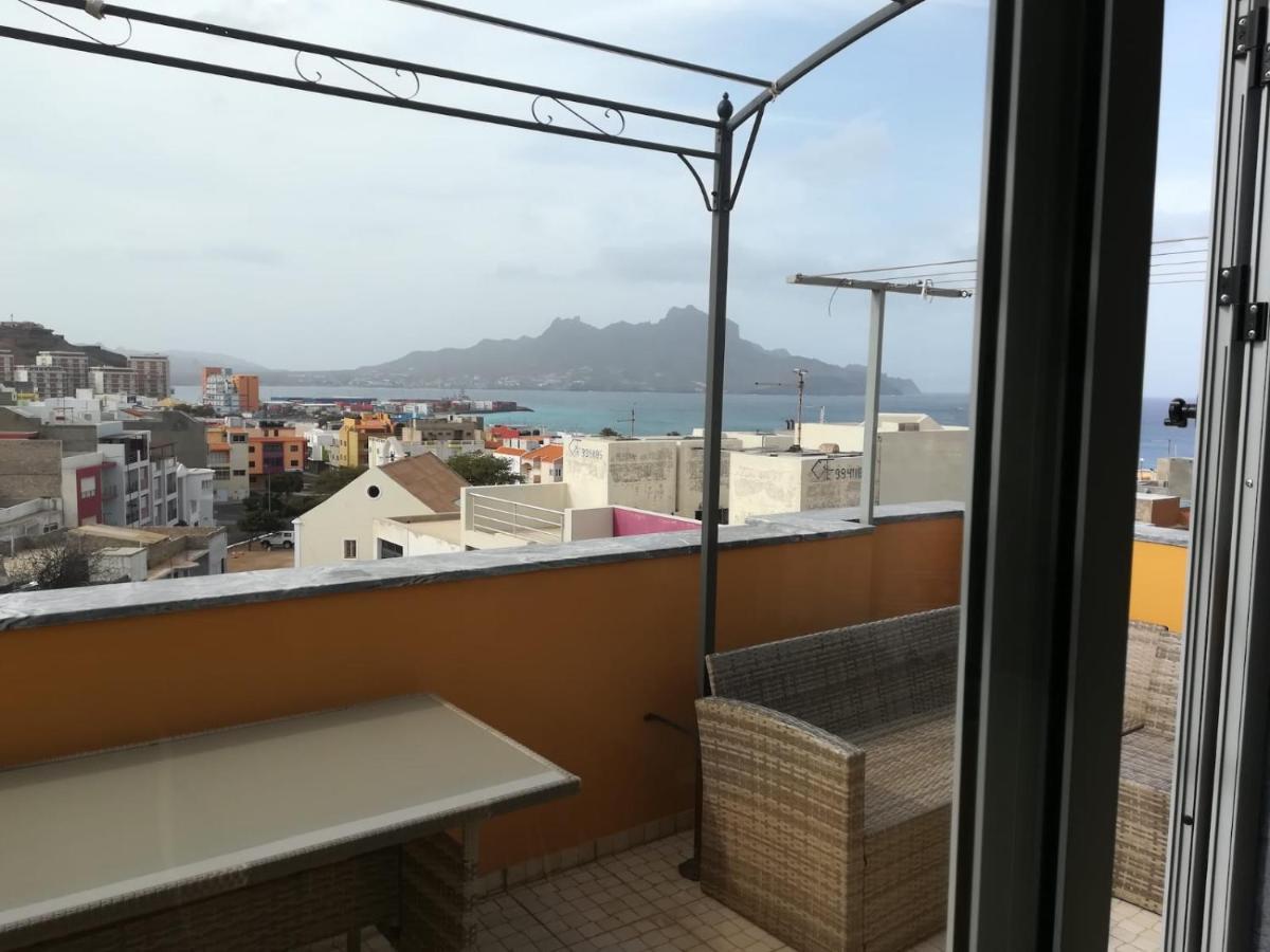 Private Apartament Celestina & Carlos Mindelo Exteriör bild